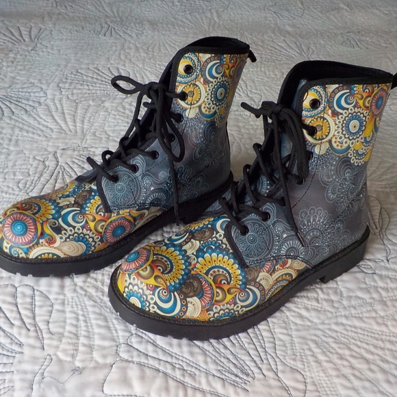 Moto UNISEX Print Boots FINAL $ - Picture 3 of 9